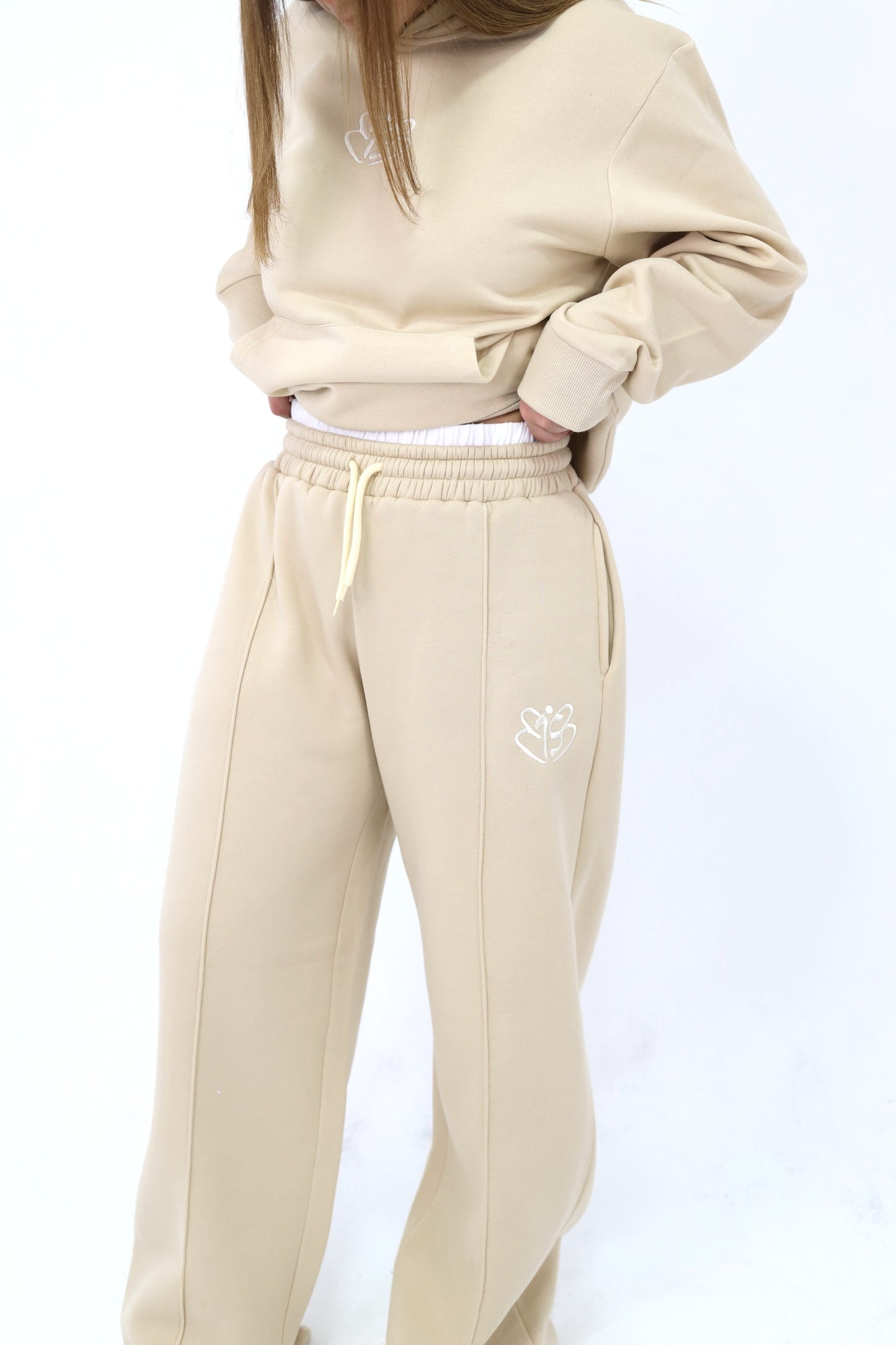 Signature Embroidered Boxer Sweatpants In Cream